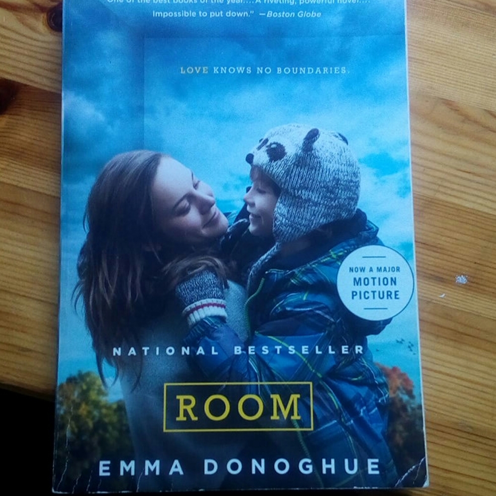 Room by Emma Donoghue (BUNDLE TO SAVE)